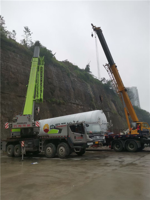 桐庐县“不怕风雨冻”—— 吊车的 “恶劣环境适应” 技术